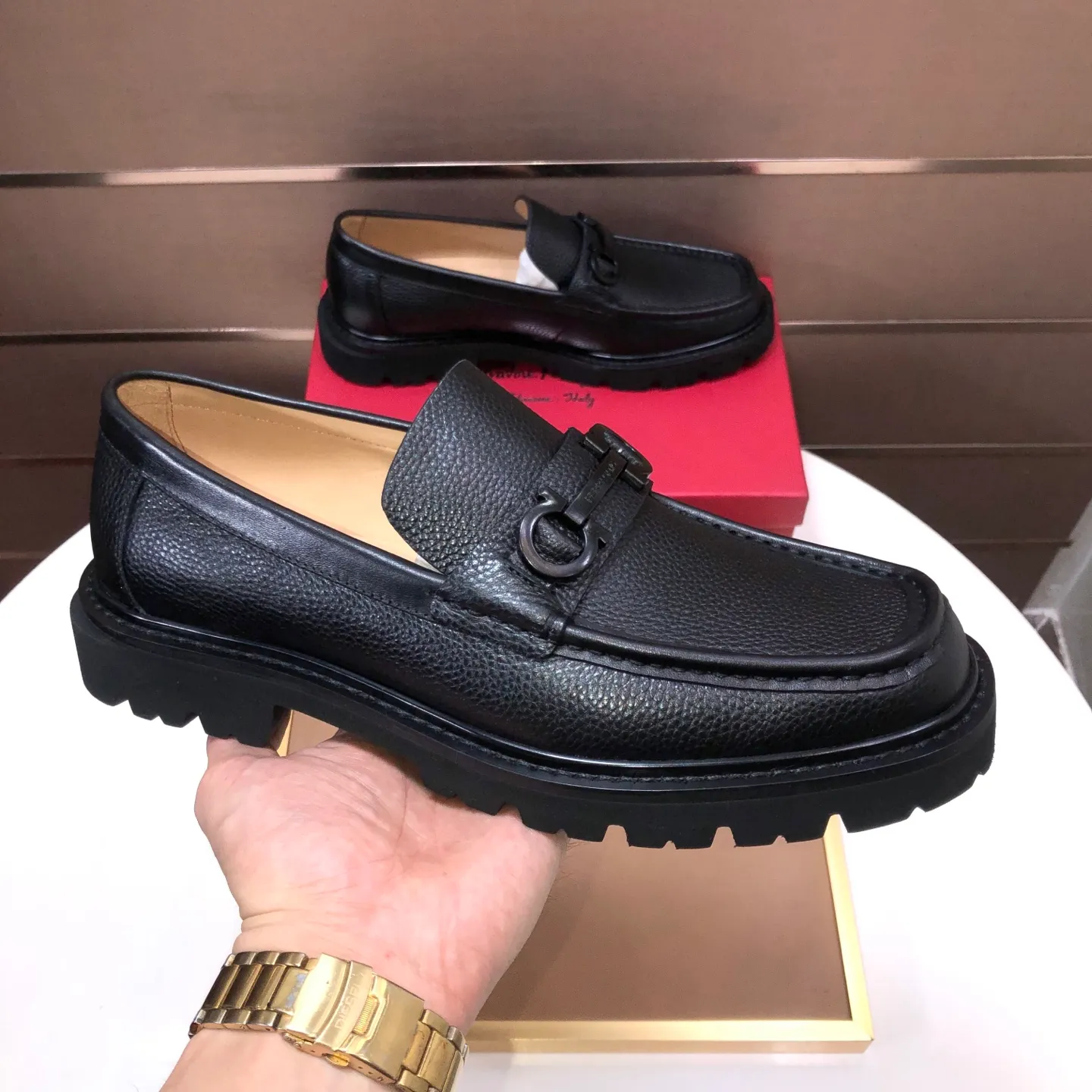 Men's shoes 💰680💰[Ferragamo/Ferragamo] The latest model in the counter. Original imported high-quality cowhide with open sides + imported 🐂 water-dyed cowhide lining + original luxury metal buckle + original combined outsole. No pressure for comparison. 39–45 (45 is custom-made and cannot be returned or exchanged)